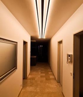 Schwarzenbek Apartment | Deluxe Appartment mit Marmorböden und Gold-Design El Dorado