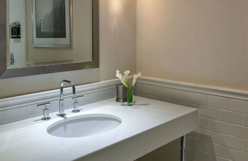 Bay Village Hotel | Deluxe Back Bay View Room King Bed, Revere Hotel, Pet-Friendly, Rooftop Bar