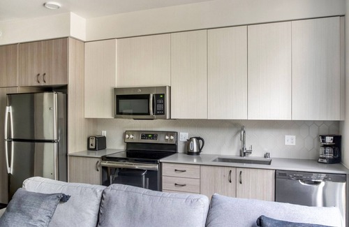 South Lake Union Apartment | Deluxe Ballard 1BR w/Lounge, Shops & BBQ, near Dining, by Blueground