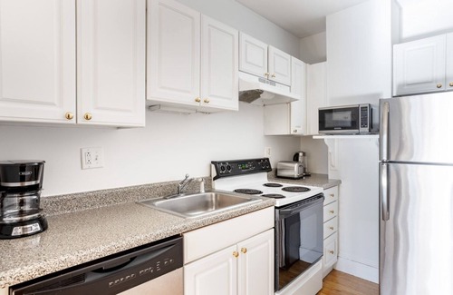 Beacon Hill Apartment | Deluxe Beacon Hill 2BR w/W/D, nr Boston Common, by Blueground