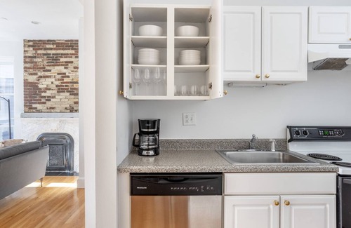 Beacon Hill Apartment | Deluxe Beacon Hill 2BR w/W/D, nr Boston Common, by Blueground