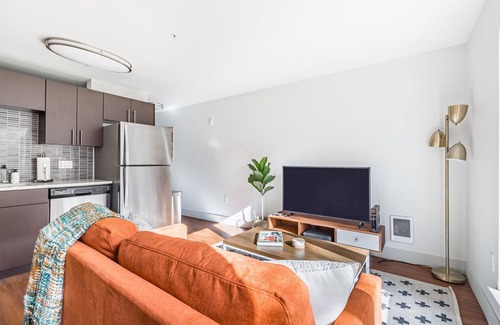 West Bellevue Apartment | Deluxe Bellevue Studio w/Lounge & Gym, nr Coffee, by Blueground