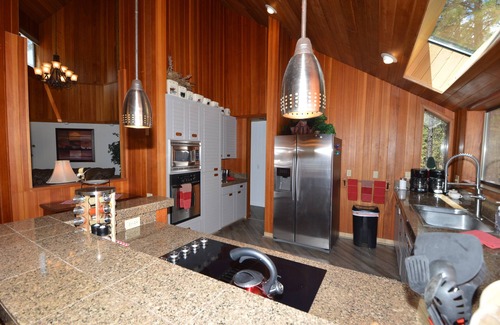 Black Butte Ranch House | Deluxe Black Butte Ranch Home. Perfect for a special family time or winter fun!