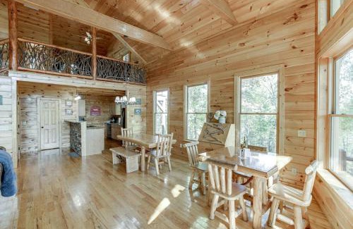 Cleveland House | Deluxe Cabin For Groups Near Helen w Hot Tub
