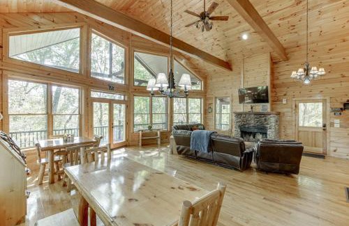 Cleveland House | Deluxe Cabin For Groups Near Helen w Hot Tub