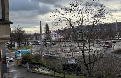 Wasen Apartment | Deluxe Central Apartment Stuttgart with Oktoberfest view - Mercedesstreet