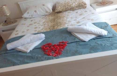 Prcanj House | Deluxe City Escape - Double Room