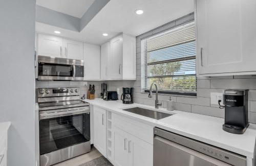 Park Shore House | Deluxe Condo - Amazing Views