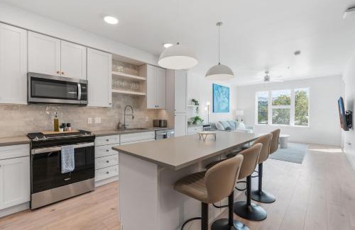 Downtown Salt Lake City Apartment | Deluxe Designer 1BR Gym Pool HTub