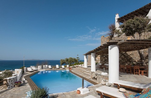 Houlakia Apartment | Deluxe Double or Twin room with balcony and Sea View