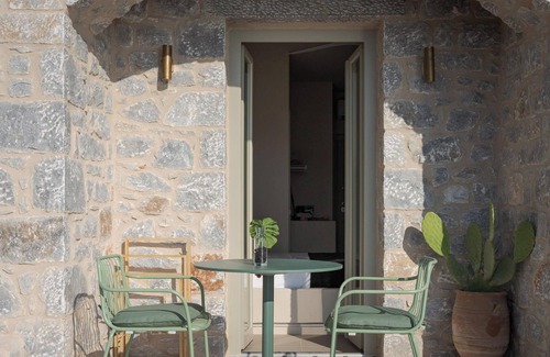 Limeni Apartment | Deluxe Double Room By Yerma Suites Limeni