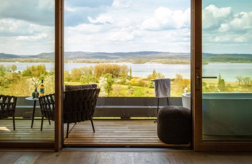 Gundholzen Apartment | Deluxe double room with top lake view