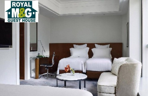 Maun House | Deluxe Double Room with Shower 2