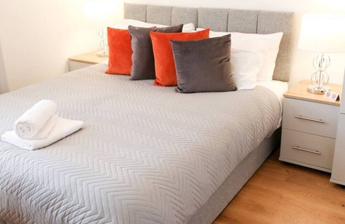 Sydenham Apartment | Deluxe En-suite Double Room in Sydenham