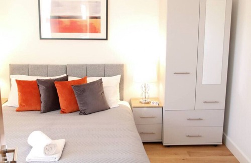 Sydenham Apartment | Deluxe En-suite Double Room in Sydenham