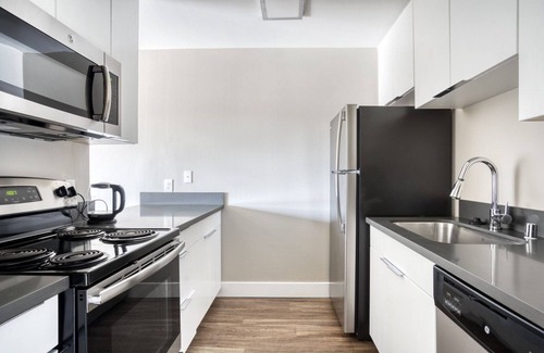 Foster City Apartment | Deluxe Foster City 1BR w/Gym, Pool, W/D, near highways, by Blueground