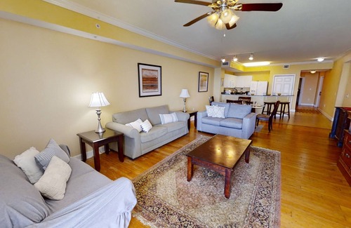 Panama City Beach Condo | Deluxe Gulf Master Free round of Golf & Activities Daily