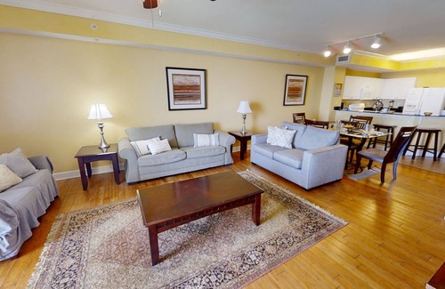 Panama City Beach Condo | Deluxe Gulf Master Free round of Golf & Activities Daily