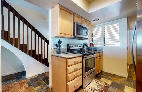 Mammoth Lakes Condo | Deluxe Home, Unbeatable Views! Private Gas Grill & Laundry, Near Lakes Basin