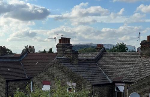 Tottenham House | Deluxe Homestay near Tottenham Hotspur Stadium