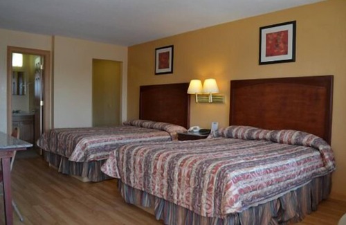 Weslaco Hotel | Deluxe Inn and Suites Weslaco