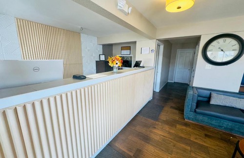 Junction City Hotel | Deluxe Inn & Suites