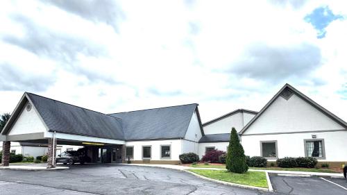 Wytheville Hotel | Deluxe Inn Wytheville
