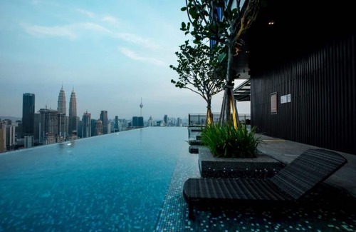 Titiwangsa Apartment | Deluxe King Suite with Twin Tower View 19