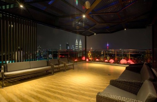 Malaysian Police Training Centre Apartment | Deluxe King Suite with Twin Tower View 28