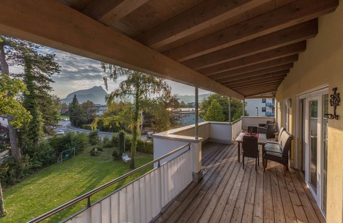Weissbach Apartment | Deluxe loft 150 sqm with 2 bedrooms for 1-6 persons and balcony