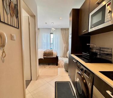 East Legon Apartment | Deluxe Loxwood Studio