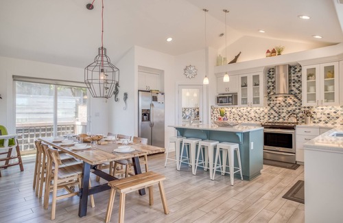 Roads End House | Deluxe Modern Ocean View Beauty just Steps Away from Beach Access!