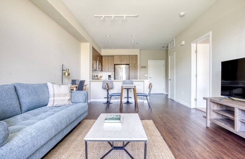 Mountain View Apartment | Deluxe Mountain View 1BR w/Pool + Gym, near Target + TJ, by Blueground