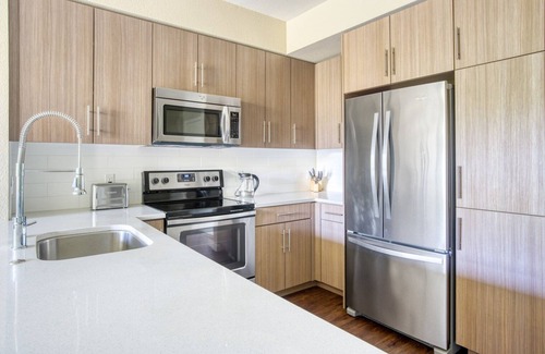 Mountain View Apartment | Deluxe Mountain View 1BR w/Pool + Gym, near Target + TJ, by Blueground