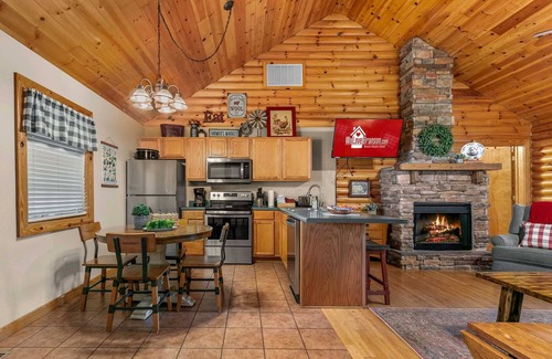 Notch Estates House | Deluxe Notch Estates Cabin, Close to SDC - 4 Bedroom Suites, 2 Living Areas, 2 Pools! | 35