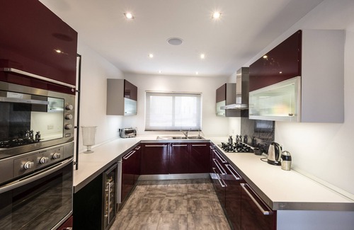 Cospicua Bed & Breakfast | Deluxe Penthouse Suite: Jacuzzi, Private Terraces, Breathtaking Views!