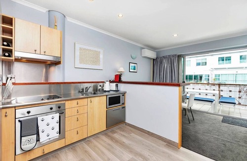 Auckland Central Business District Apartment | Deluxe Princes Wharf Apt | FREE WIFI & AIRCON