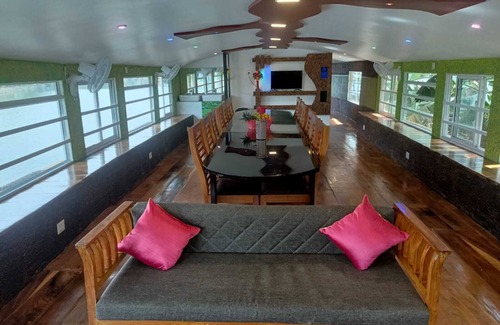 Alappuzha Boat Rental | Deluxe private room in shared boat with all meals and night a/c