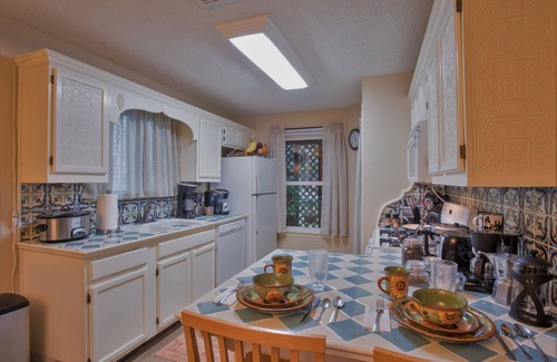 Milwood House | Deluxe Private Southwest Master Ensuite with King Size Bed
