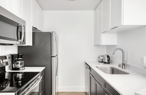 South Redondo Apartment | Deluxe Redondo Beach 1BR w/Pool, Gym & W/D, walk to Beach, by Blueground