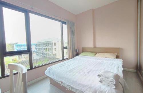 Chang Khlan Apartment | Deluxe Room at Tree Boutique Condo by Suwan Style Agency