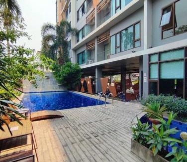 Chang Khlan Apartment | Deluxe Room at Tree Boutique Condo by Suwan Style Agency