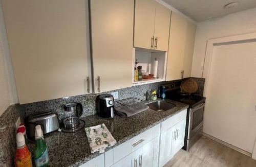 Midtown House | Deluxe Room in best location Miami in a 2 Bedrooms Unit - Parking, Laundry and Luggage Storage