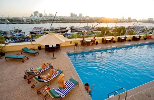 Al Rigga House | Deluxe Room Near Baniyas Square Metro Station