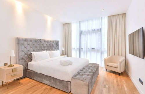 Al Wasl Condo | Deluxe & roomy 2 + 1 BR apt in City Walk, Dubai