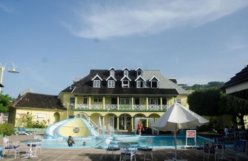 Ocho Rios Apartment | Deluxe SandCastles Condos
