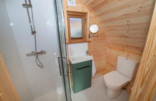 Muston Other | Deluxe Scandi Glamping Pod - Comfort