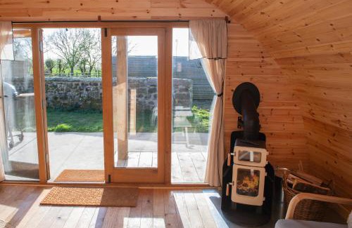 Muston Other | Deluxe Scandi Glamping Pod - Comfort