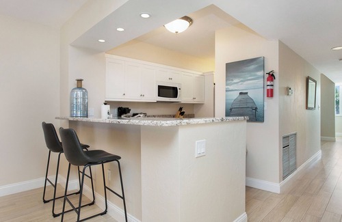 Marco Island Condo | Deluxe Somerset Remodeled Unit!