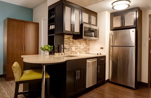 South Lake Union Apartment | Deluxe Studio + 24 Hour Business Center + Free Breakfast | Walk to Lake Union